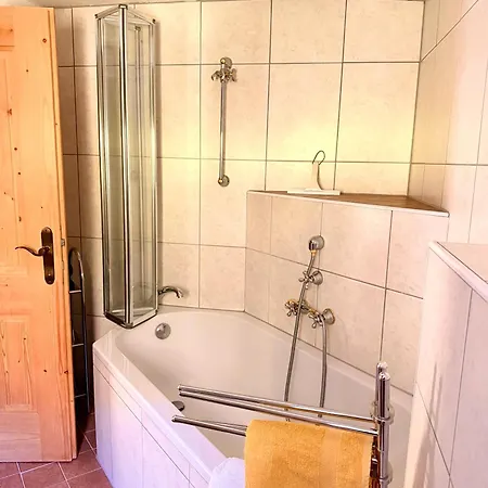 Haus Freistabl - Uriges Fuer 6 Personen Mit Sauna & Bergblick Im Oetztal
